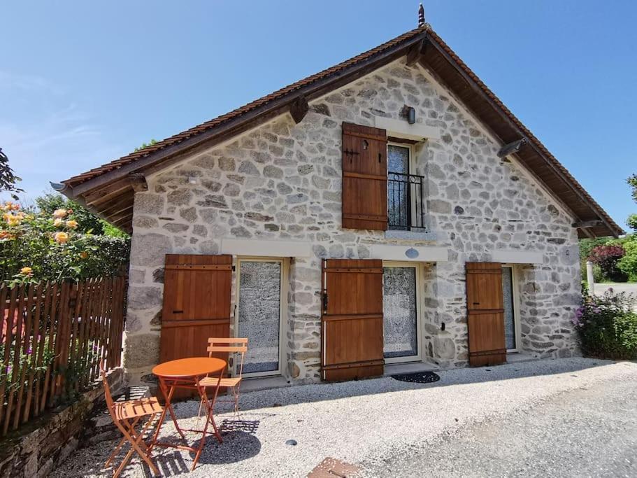 La Petite Porcherie Ladignac-le-Long Exterior photo